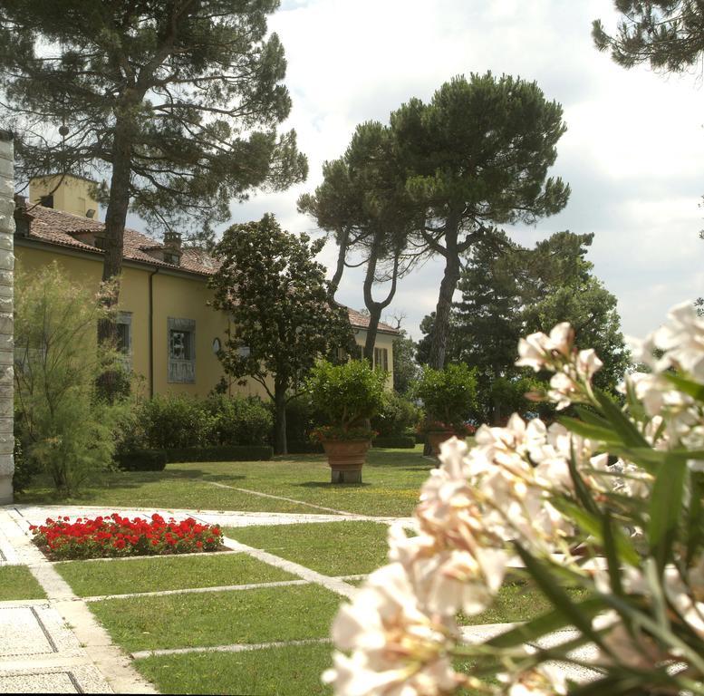 Villa Ottolenghi Wedekind Acqui Terme ภายนอก รูปภาพ